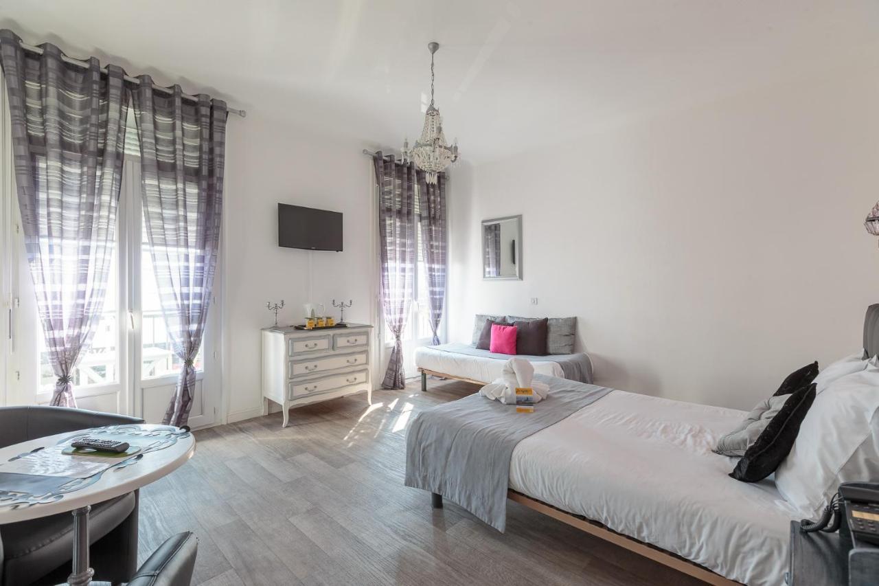 Crystal Hotel 로양 외부 사진