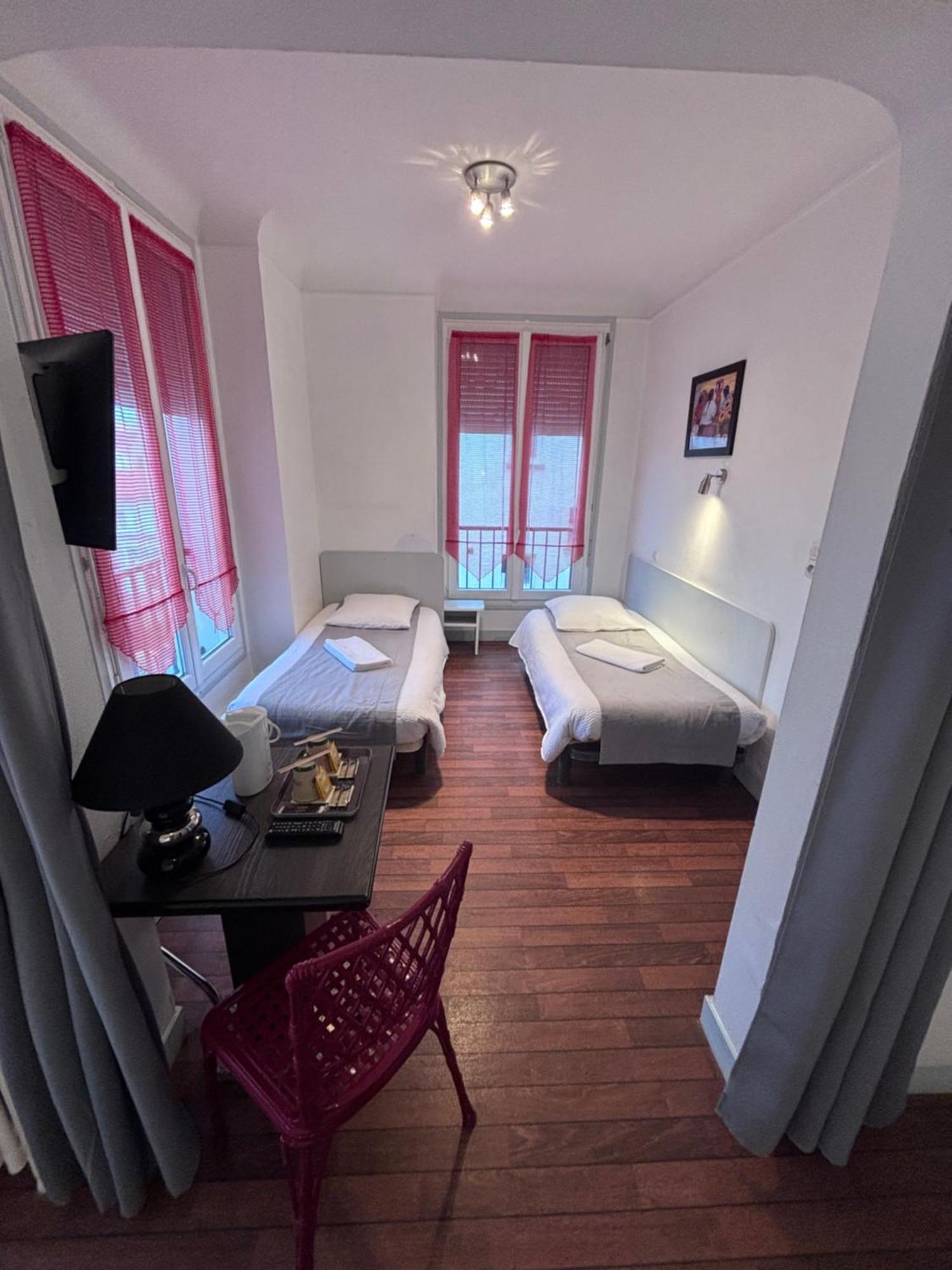 Crystal Hotel 로양 외부 사진